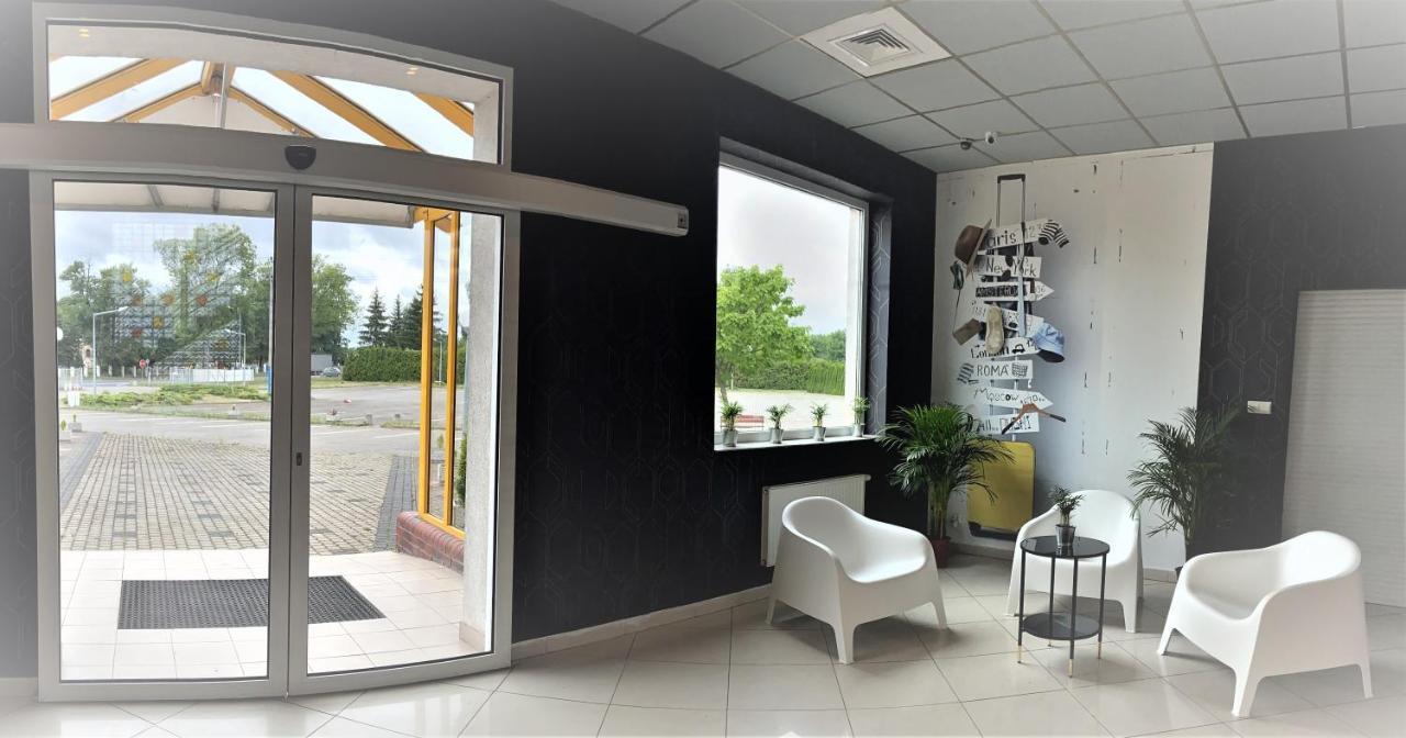 Zolta Walizka Gosciniec Hotel Podrzewie Luaran gambar